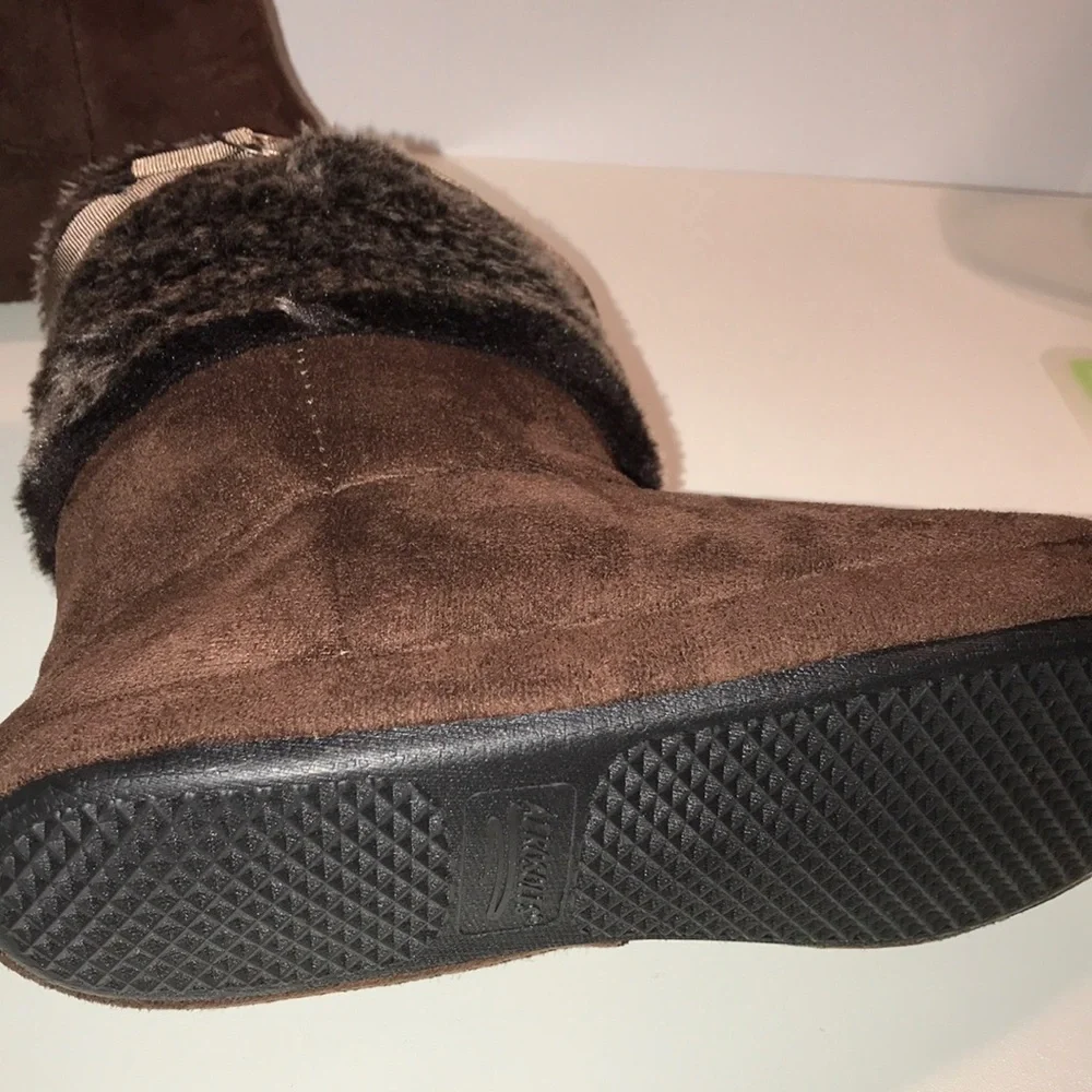 Aerosols Brown Faux Fur Ankle Boots size medium NEW